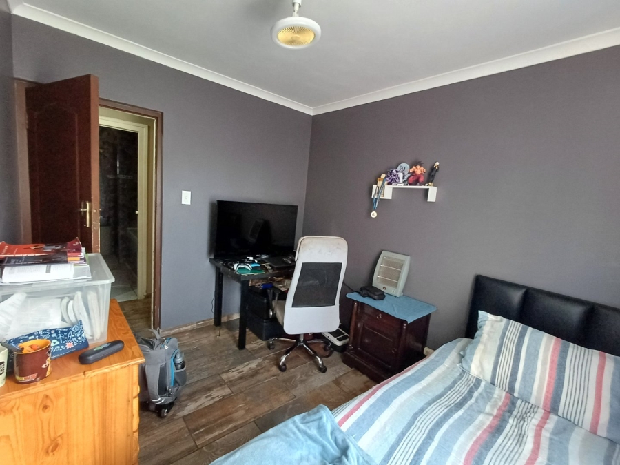 3 Bedroom Property for Sale in Heiderand Western Cape